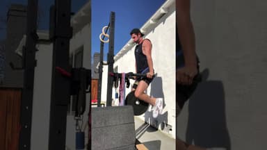 Athletic Muscle Dip